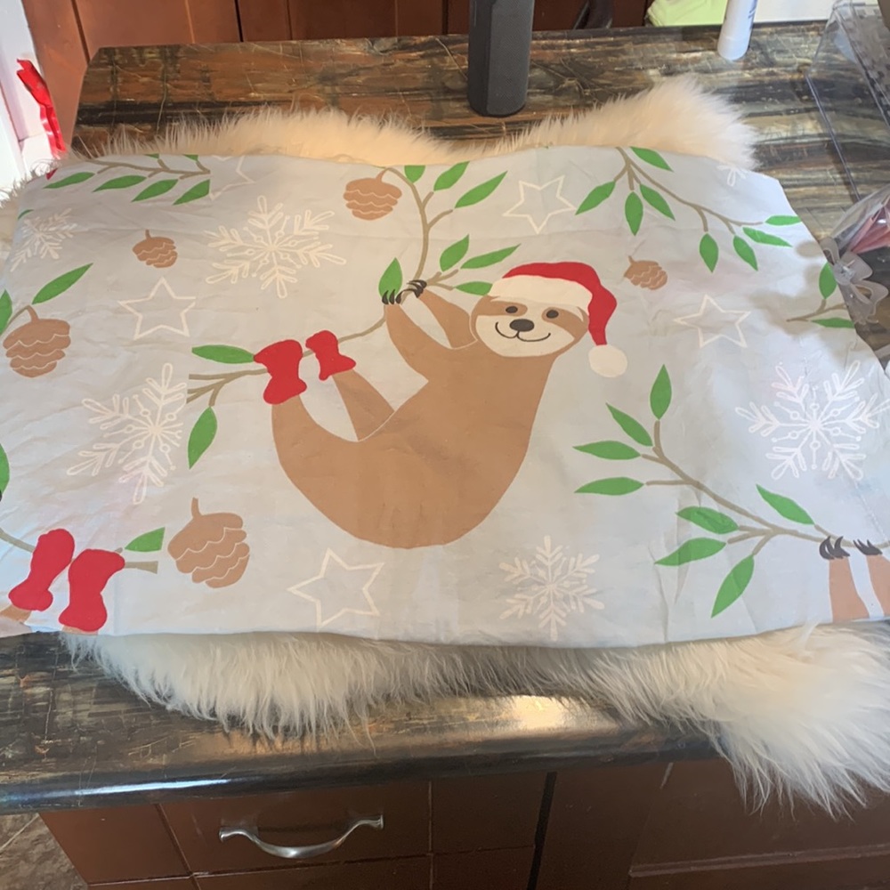 Sloth flannel pillowcase and material